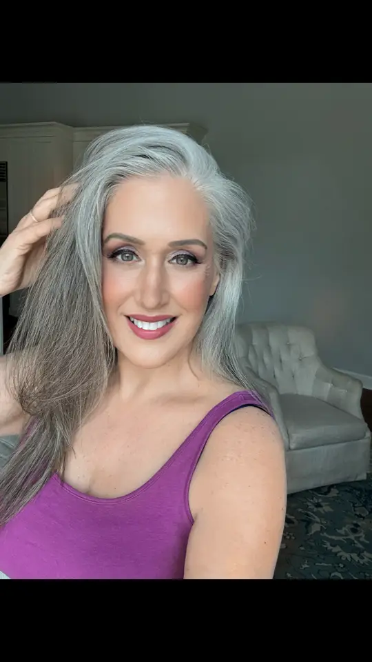 Have you ever heard the negative term “you let yourself go” referring to women who had gray hair!  Well it’s true!  When I grew out my gray hair I let myself go… ….to: Socials Parties Brunch Dancing Date Nights Hiking Biking The Mountains Skateboarding  Swimming Shopping The Beach Etc… 😍 #grayhair #silverhair #silversisters #fyp #foryoupage #foryoupageofficial #grayhairtransistion #ditchthedye #silvervixen #over50women #over60women #cheveuxgris #uber50 #uber50grauehaare #women #thisis61 