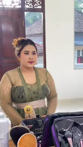 #makeuphairdobali 