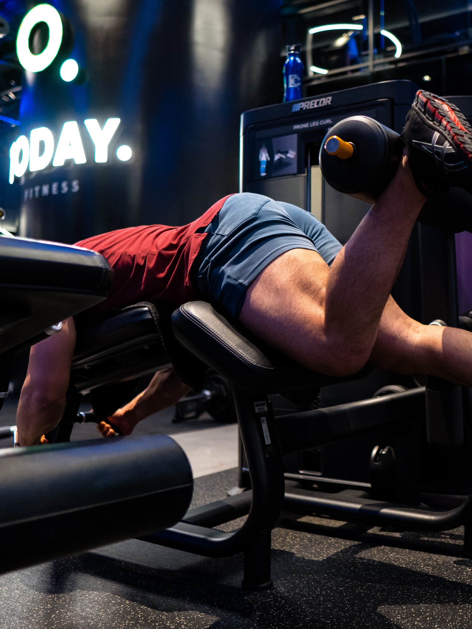 Exercise Tutorial: Unilateral Lying Hamstring Curl Nothing but straight-to-the-point coaching tips on how to set up, perfect, and perform the Unilateral Lying Machine Hamstring Curl—all packed into one reel. Take notes, save for later, and let’s get those leg gains! 💬 Drop a comment if you found this helpful, and let us know which exercise you’d like to see next! #legday #legdayworkout #workouttips #hamstrings #fitnesstips #GymTok #FitTok #gymrat #personaltrainer #coaching #legs #workout #legsworkout