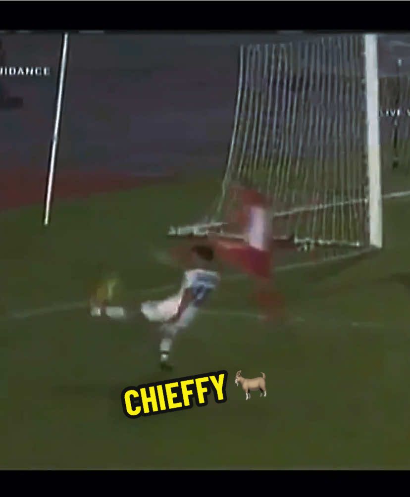 Chieffy, control ➡️shoot #philippines #fyp #azkals #footballtiktok #football #chieffy #chieffycaligdong 