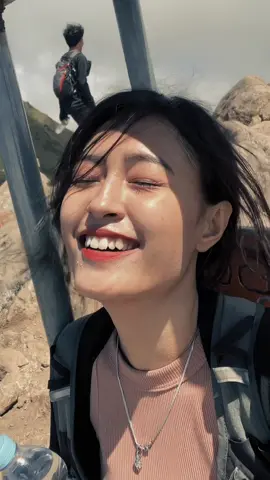 Aku & Hobbyku… . #fyp #viraltiktok #gunung #indonesia #tektok #viral_video #pendakigunung #pendakiindonesia #Hiking #hobby #moment 