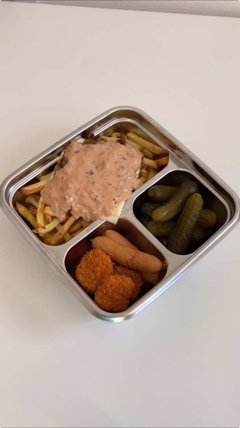 Pack my lunch with me 🍟#asmr #lunch #lunchbox #bento #frenchfries #inandout #cooking #satisfying #aesthetic #asmrfood #schoollunch #lunchideas 