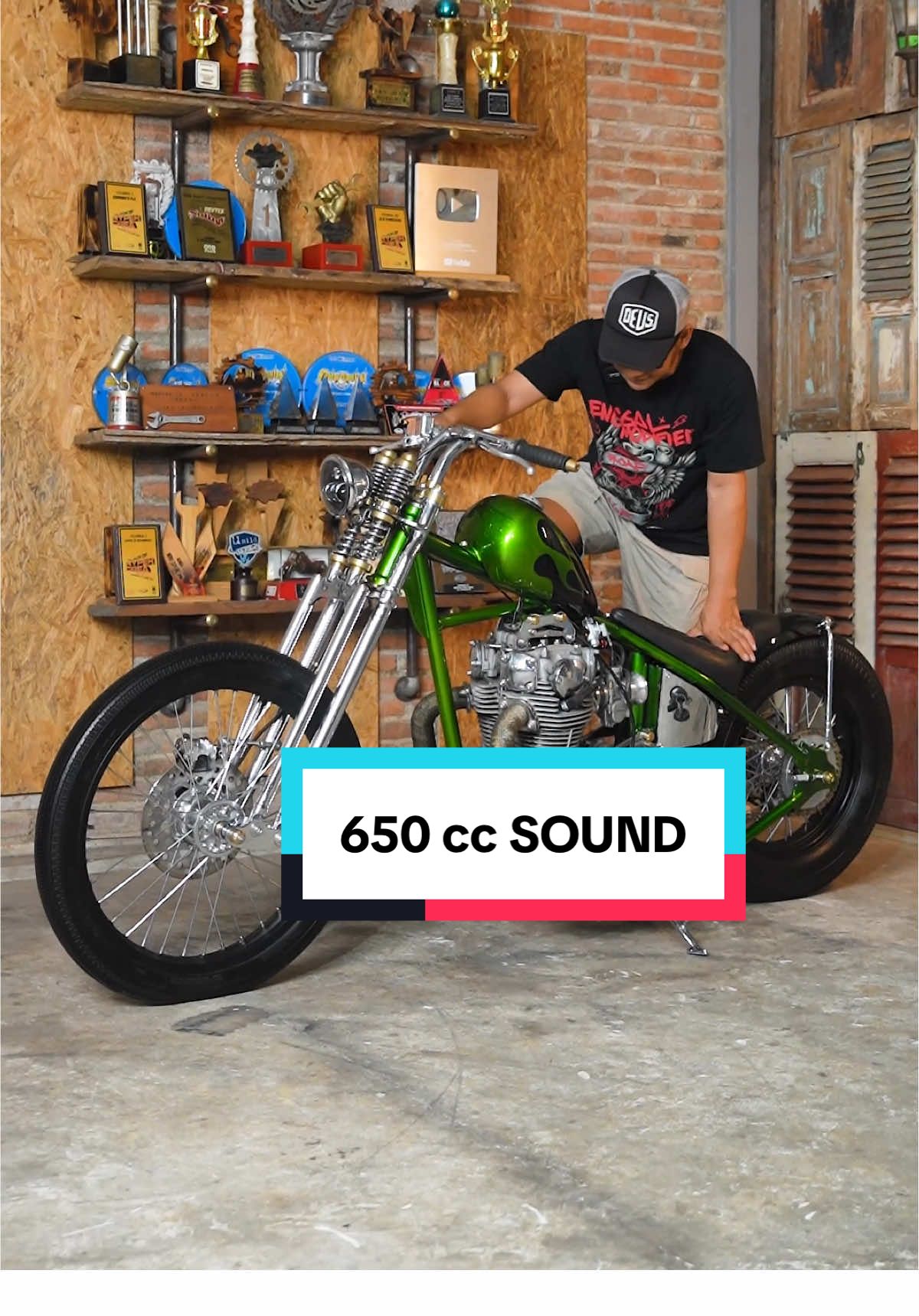 Suaranya selalu bikin candu #enggalmodified #enggal_modified #xs650 #xs650chopper #chopper #chopperindonesia #choppercustom #yamahaxs650 #custom #modifikasi 