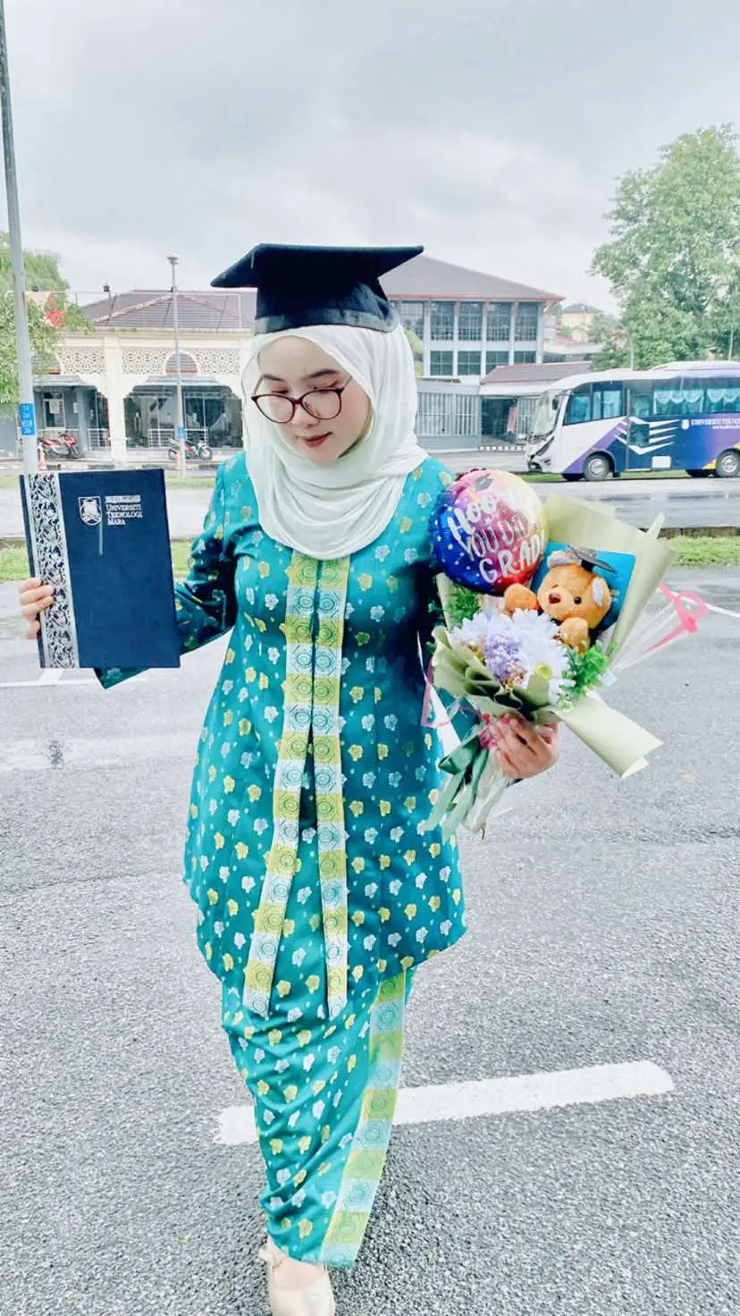 “Behind every graduate is someone who believed in them.”  #uitmdihatiku #konvokesyenuitm100 