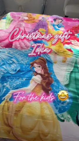 Christmas gift ideas for the little ones ❤️ #cozyathome #cozyblankets #softblankets #kidsfavorite #snuggle #tiktokshopfinds #tiktokholidays #blackfridaydeals #cybermonday #cartoonblanket #CapCut 