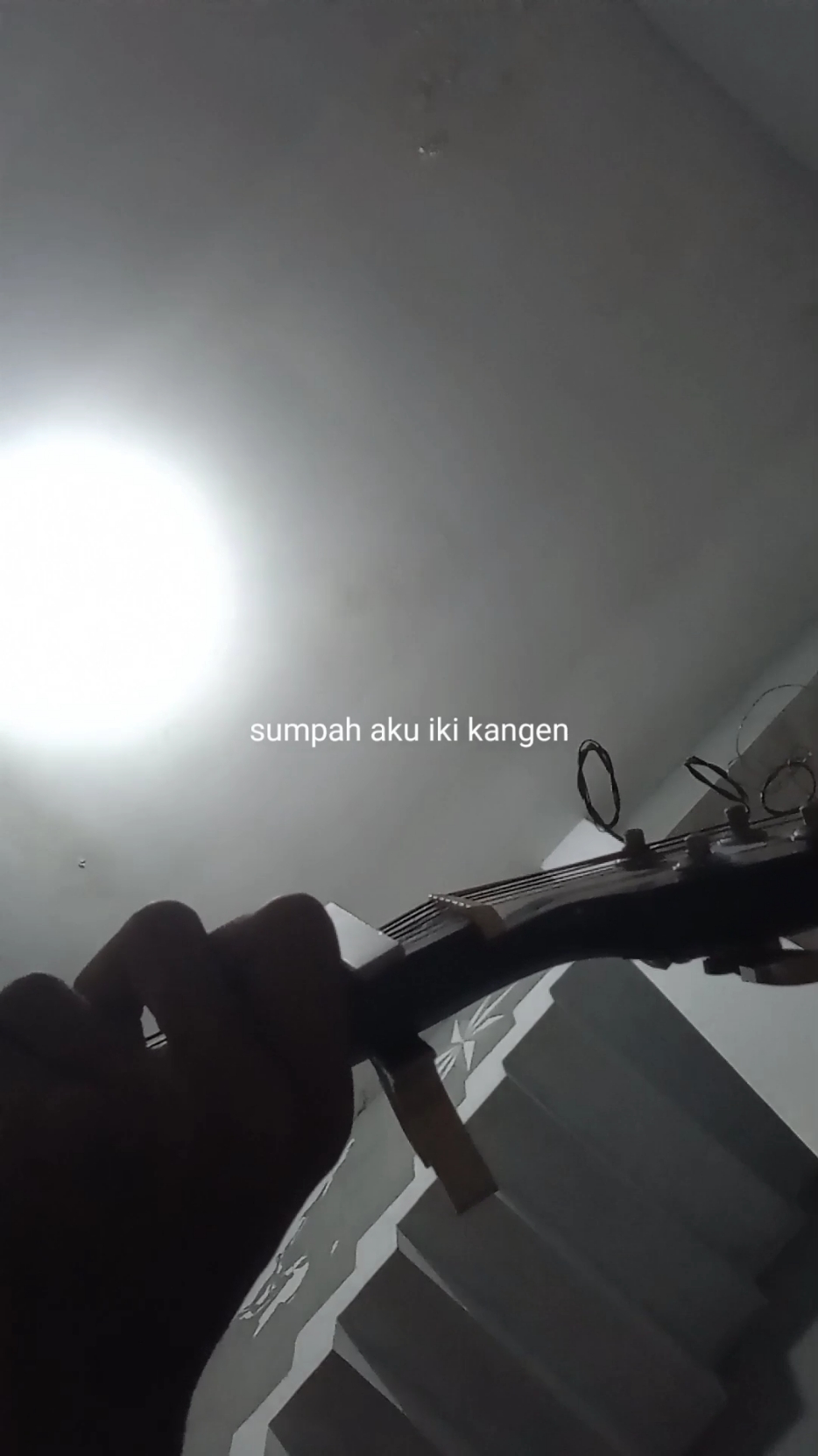 sopo sek iseh sok kangen mantane cung? .  .  #gagalmoveon #sumpahakuikikangen #covergitar #lagujawahits #jowopride #asmarakacau #galaubrutal #trend #fyp #amriiaja 