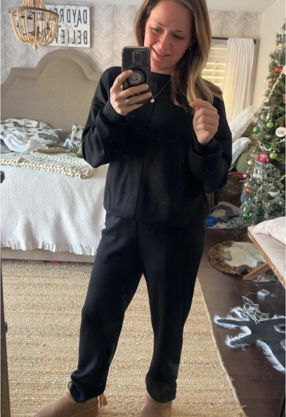 Its all about comfort @btfbm.us #longsleeve #sweatpants #OOTD #tiktokshopblackfriday #tiktokshopcybermonday #tiktokshopholidayhaul #BlackFridayDeals 