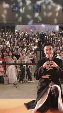 Huhuhu menyala redgreen china😘💚❤️@ohmpawat #ohmpawat #buddyness #ohmnanon #prince #pawatchittsawangdee #ohmshanghaifansigning2024 #fyppppppppppppppppppppppp 
