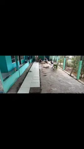 Alhamdulillah sedikit demi sedikit perbaikan dan bantuan untuk sekolah! Berkah dan semoga semakin maju dunia pendidikan! #berkah #sarpras #smpn13pontianak #pendidikan  #maju #berkembang 