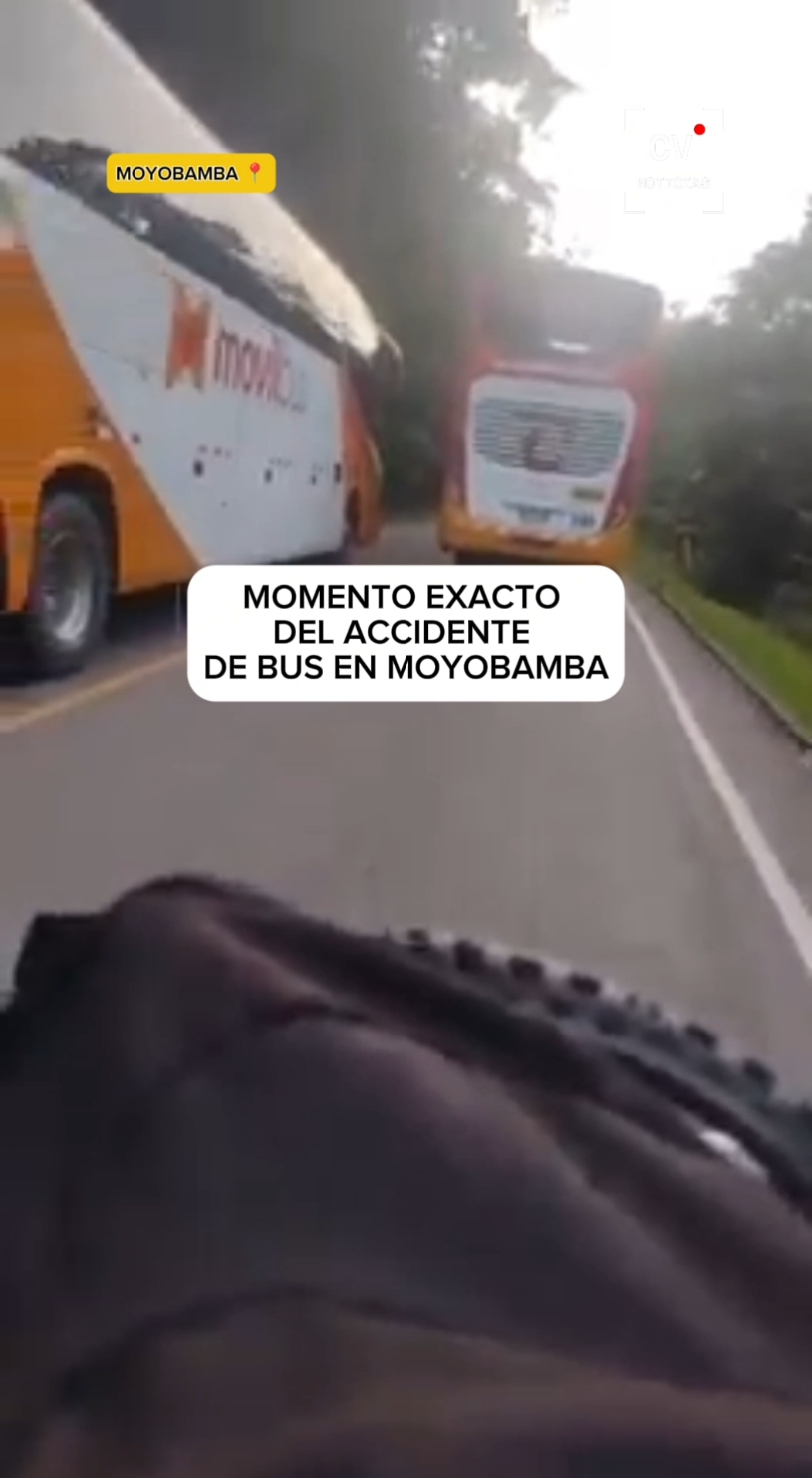 IMÁGENES INÉDITAS DEL MOMENTO EXACTO DEL ACCIDENTE DE EMPRESA MÓVILBUS. DEJANDO HASTA EL MOMENTO 11 FALLECIDOS Y VARIOS HERIDOS.  #ultimominuto #accidentebus #movilbus #moyobamba #accidentemoyobamba #viajedepromocion #piura #cvnoticias 