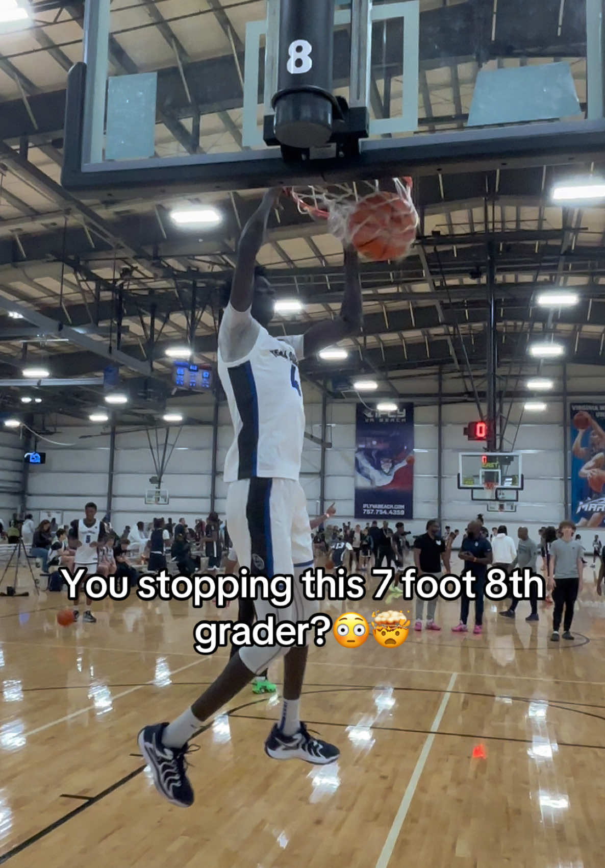 You stopping this 7 foot 8th grader?😳🤯 #fyp #aau #7foot 