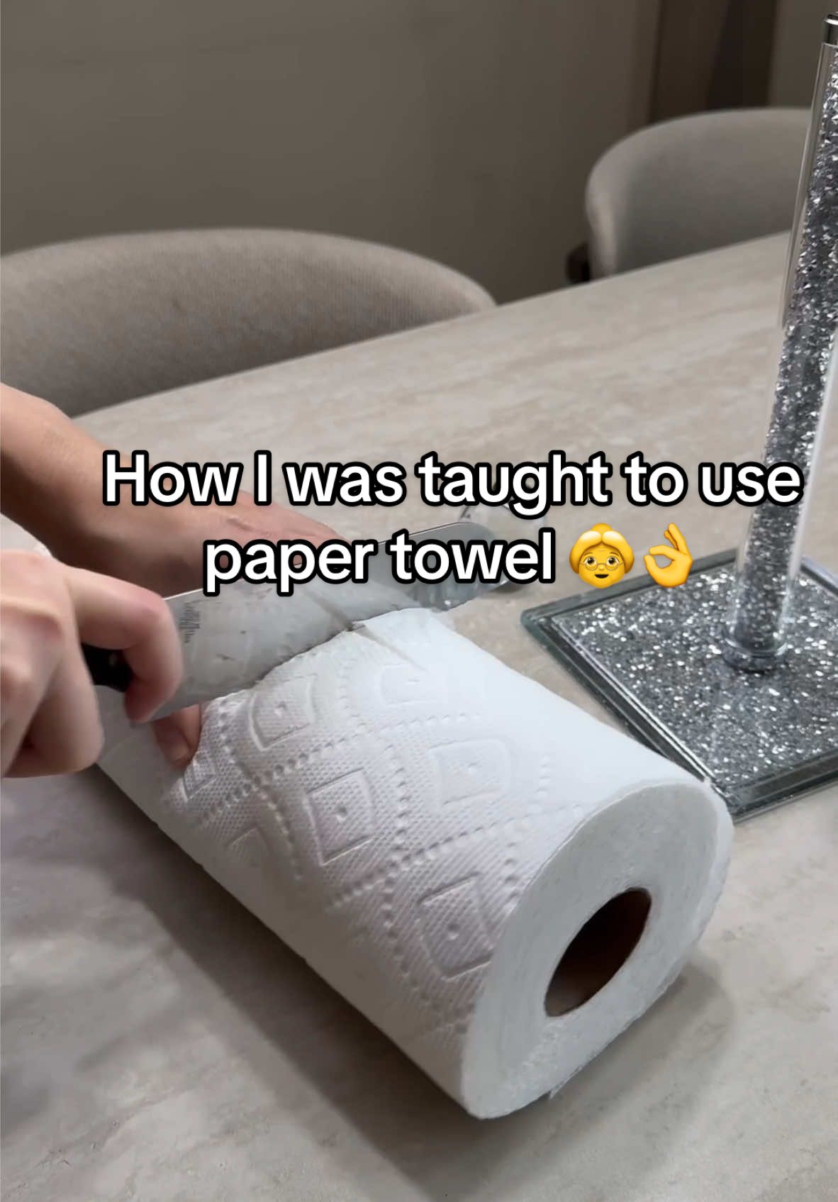 How to #use #papertowel more economically . Do you do this too? #LifeHack #KitchenHacks #DIY ##creatorsearchinsights #granny #hacks #HomeTips #ideas #advice #useful 