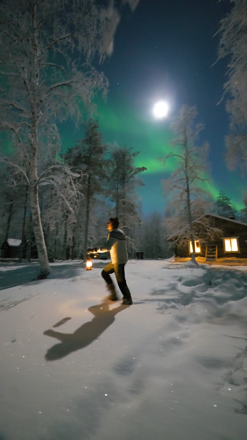 Full moon time is the best time in the winter💎✨ Watch the video and you will undestand❄️🇫🇮 #lapland #finland #finlandia #lapponia #northernlights #aurora  #winterwonderland 