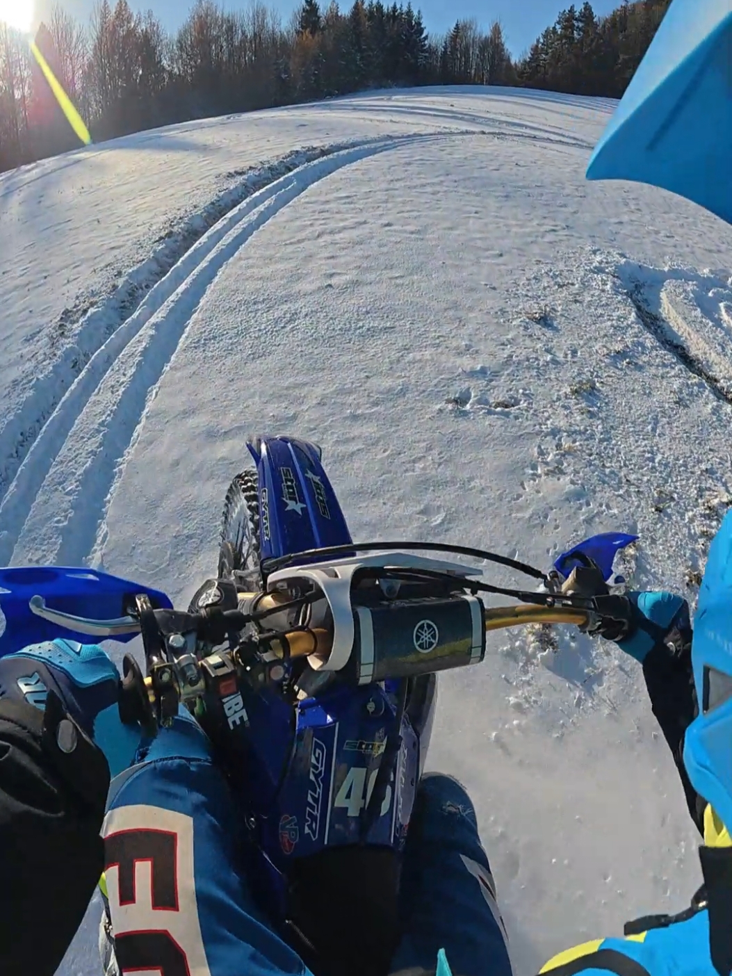 Winter riding  #snow #winterride #drift #moto #motowinter #yamaha #wheelie #fullgass #motocross #enduro #snowman #chillride #grenzgaenger #supermoto #ktm #kawasaki #suzuki #forest #dji 