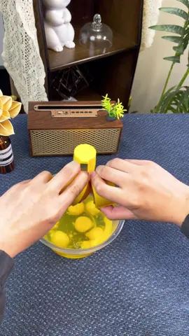 Easy Egg Remover, Say Goodbye to Messy Hands #EasyEggRemover #CleanKitchen #MessFreePeeling #GoodbyeMessyHands