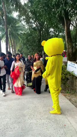 Aporna apur opor aktu prank korlam 😅 #reels #fypシ゚ #viral #trending #insta #viralvideo #omgteddy #funnyvideos #india #funny