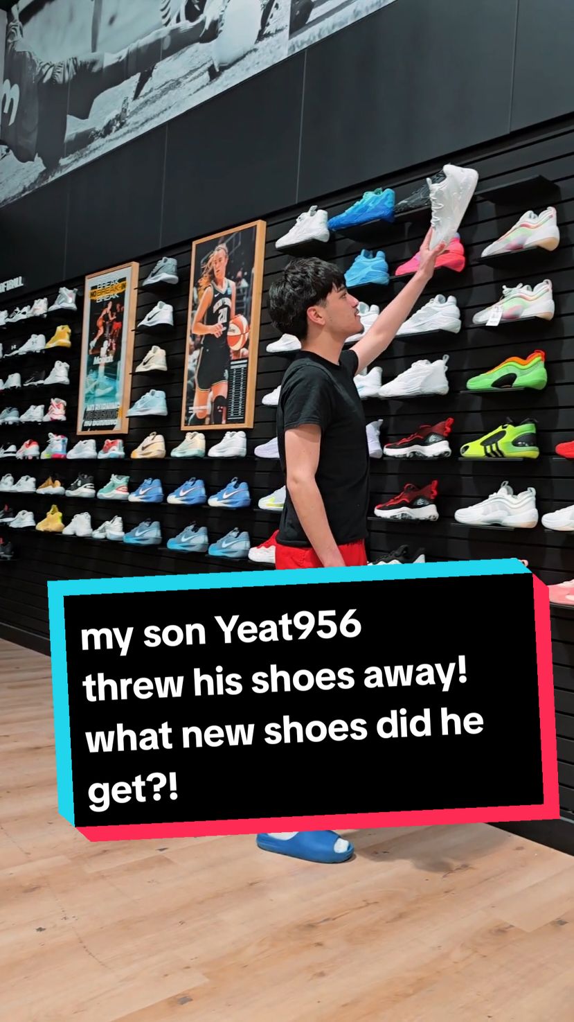 my son Yeat956 threw his shoes away! what new shoes did he get? #newkicks #hottestbasketballshoes #christmasgiftideas #christmas2024 #stepdadlife #basketballkicks #whattogetmysonforchristmas 