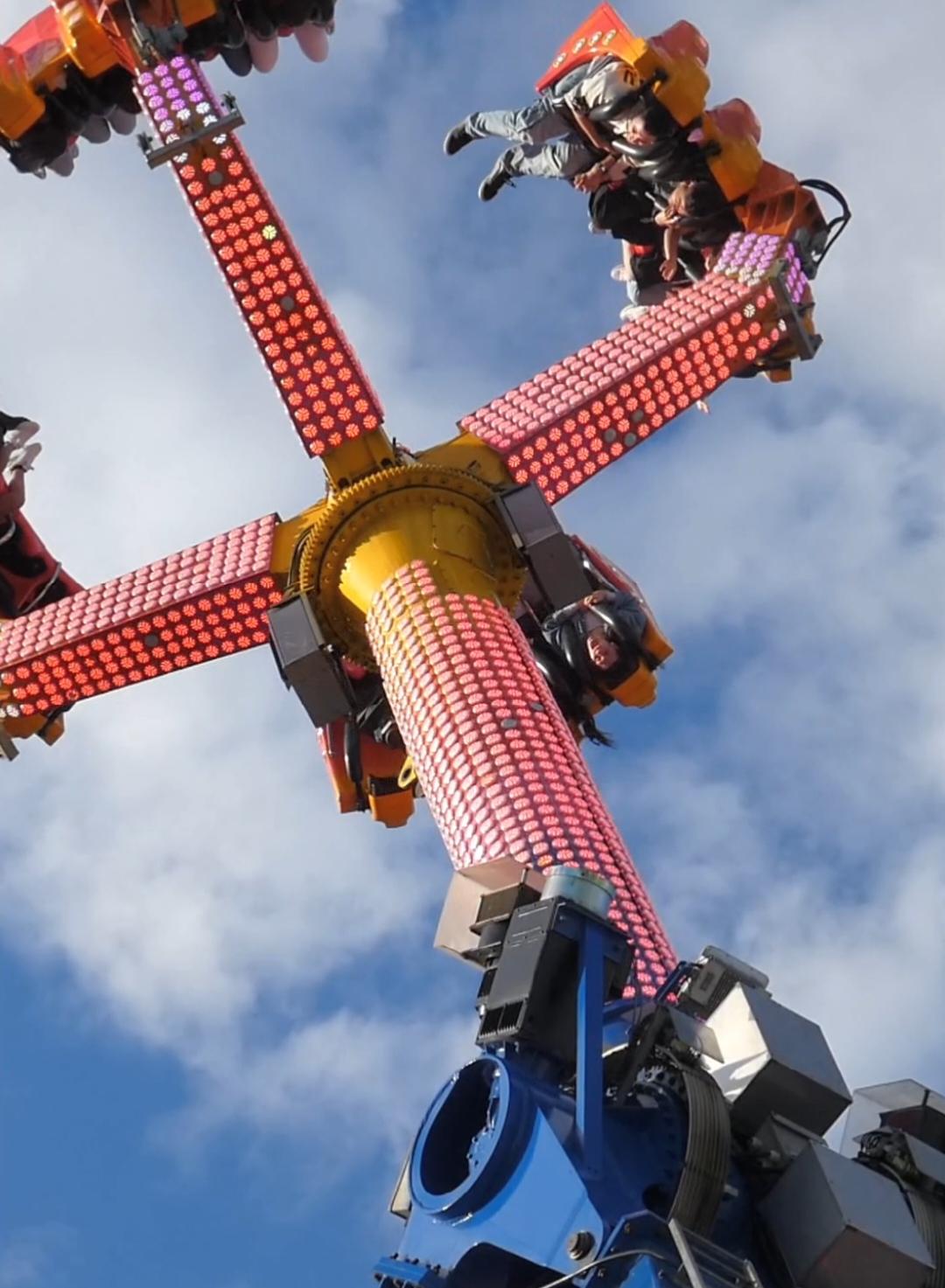 Boomerang  Atracciones Pardo #feria #atraccionesdeferia #atracciones #ferias #verbena #barracas  #feriasespaña #fira #kirmes  #lunapark #juegosmecanicos #technicalpark 