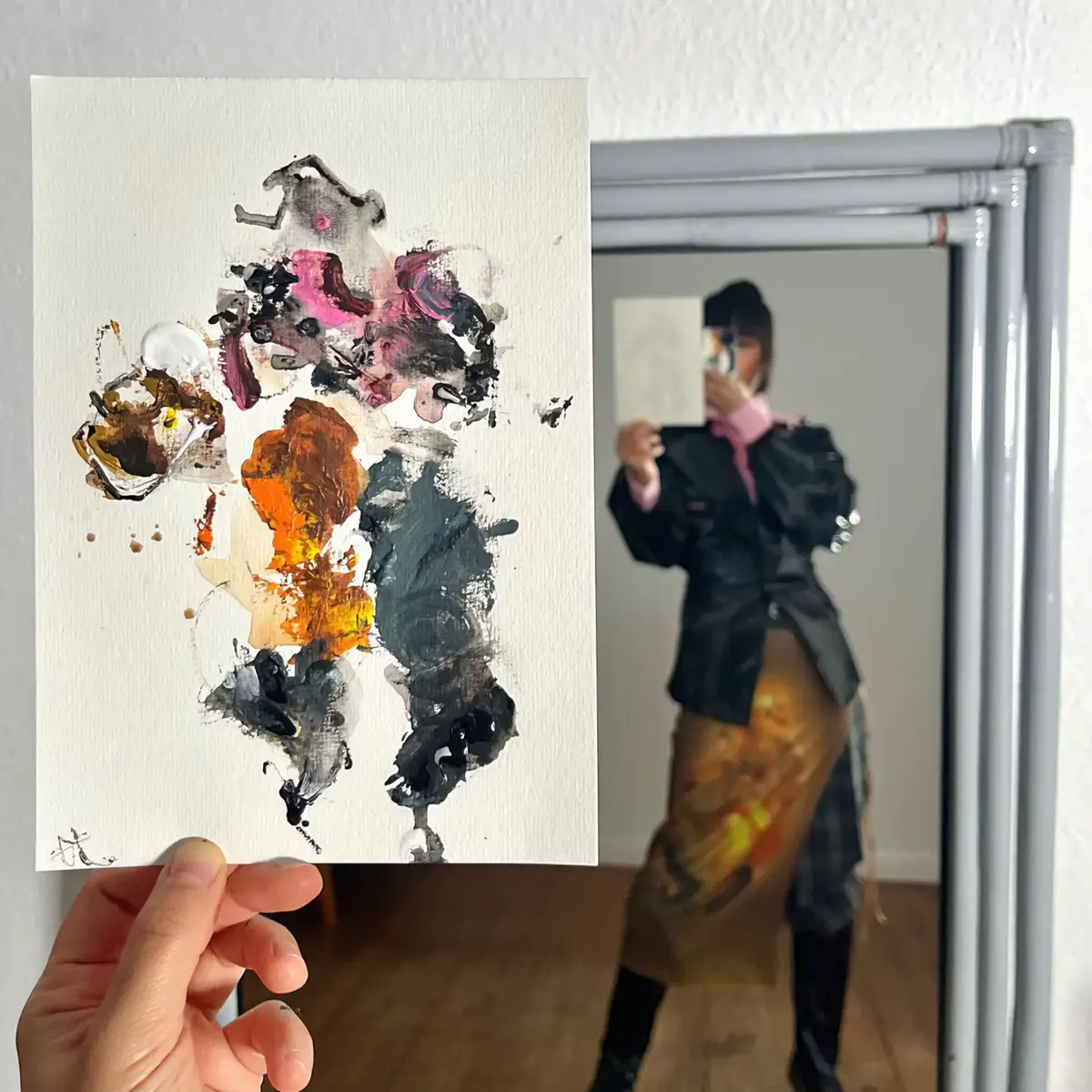 I’m wearing wrap skirts from my own ‘art to wear’ collection. Find out more about it in my website. Available online, link’s in bio! #ootdinspo #painting #styleinspo #outfit #outfitinspo #fashiontiktok #artist #abstractart #artwork #colorful #fashionart 