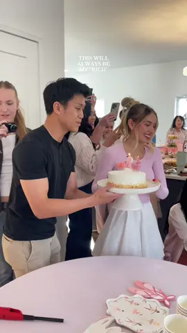 these memories are EVERYTHING🥺#MomsofTikTok #youngmom #trending #relatable #momsunder25 #richlife #birthdaygirl 