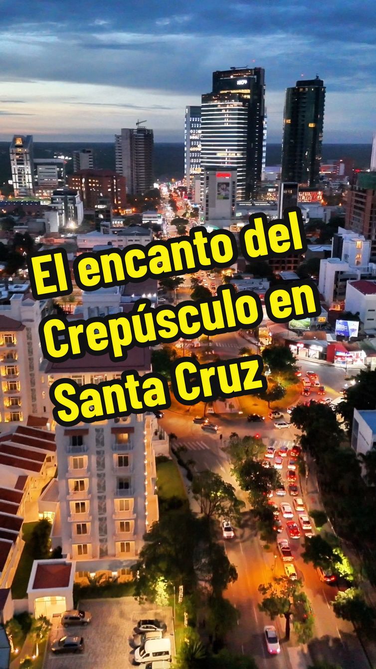 Desde las alturas, Santa Cruz revela su esencia mágica al atardecer. Sombras y luces danzan sobre la ciudad y el Urubó, creando paisajes dignos de admirar.  Una vista que combina lo urbano y lo natural, lo sereno y lo imponente con una banda sonora que realza su majestuosidad. Déjate llevar por la magia del crepúsculo cruceño. #santacruzdelasierra🇳🇬 #santacruz #bolivia🇧🇴 #sunsets #atardecer #batman #dji #air3 #fyp #equipetrol #urubo #manzana #greentower 