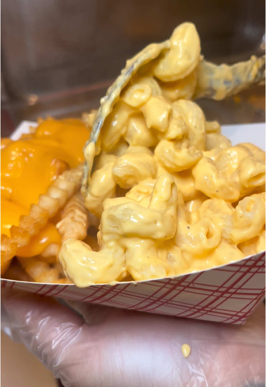 Saucyyy tenders w/ mac + cheeseeey fries 🤤🤤 #explore #babashotchicken #fyp #FoodTok #food #friedchicken #macncheese #fries #tenders #california 