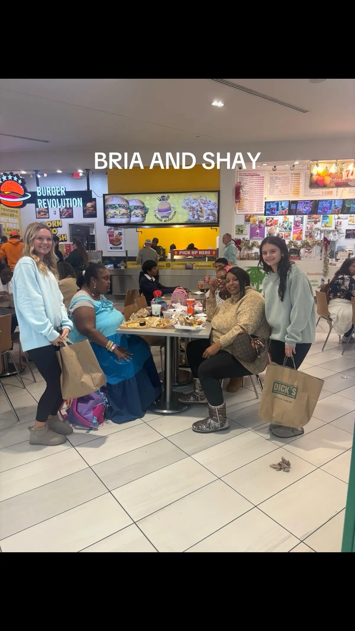 idols #fyp #arianagrande #shayandbria #mall 