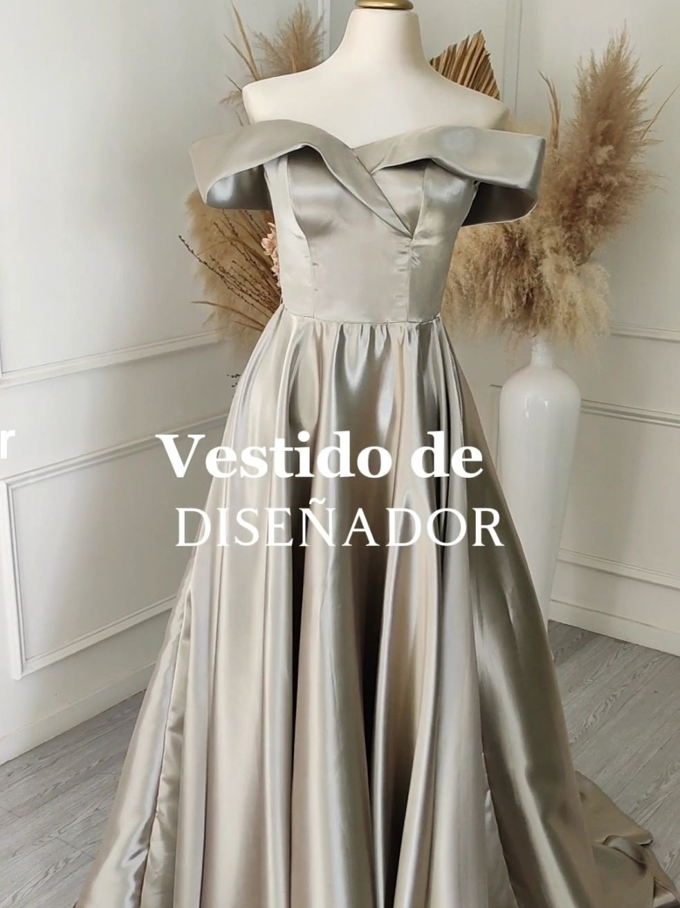 También tendremos algunos vestidos de diseñador en la promoción💕 #vestidosdediseñador #vestidodefiesta #vestidolargo #vestidodorado #vestidoelegante #vestidosgdl 