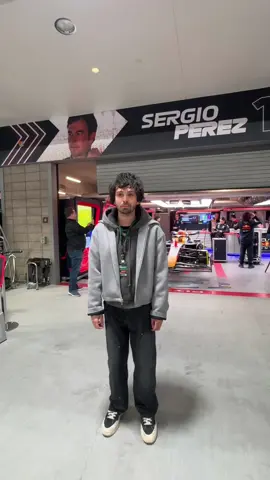 Drake too much @Red Bull at the f1 paddy 