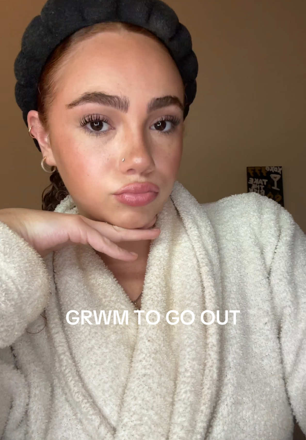 grwm to go out🤍🤍 #foryou #foryoupage #gymgirl #college #life #fyp #student #grwm #makeup #grwmmakeup #goingout