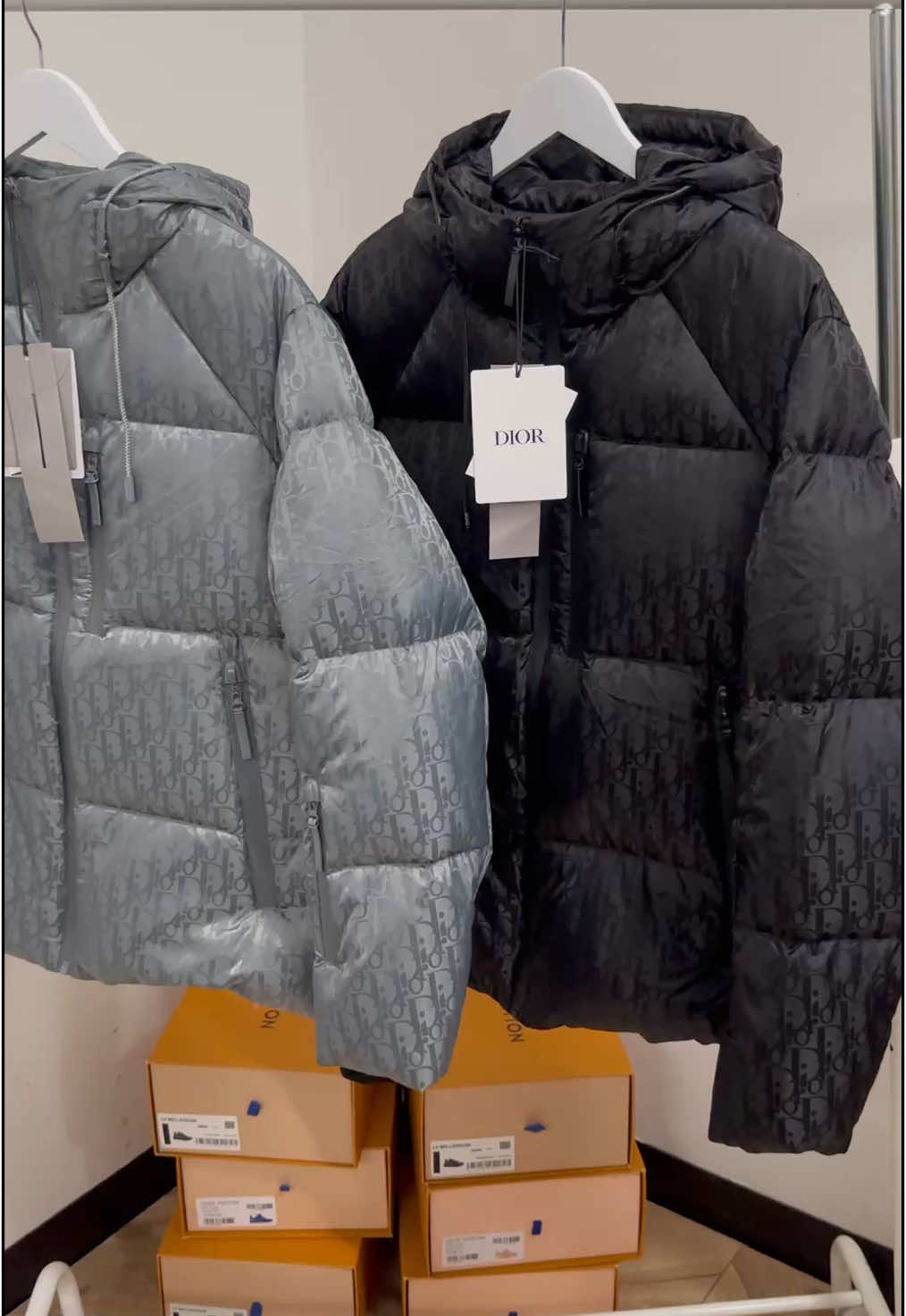 Dior puffer jackets perfect for the winter. Check bio to order! #drip #dior #jacket 