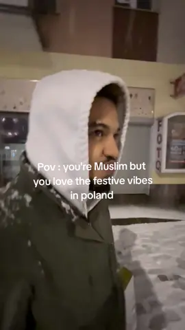 jingle halal all i want for Christmas poland 😂 #fyp #christmas #poland #poland🇵🇱 #muslimtiktok #morocco #fypviralシ #wintervibes 