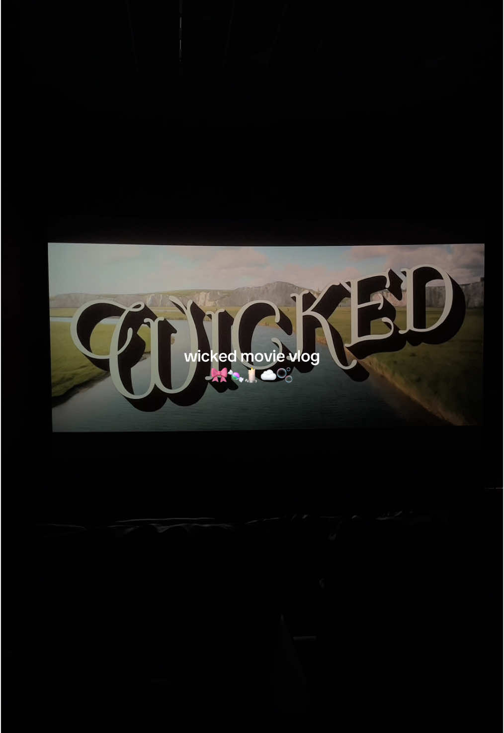 such a good movie! 🤍🎀 #wicked #wickedmovie #Vlog #movievlog #aesthetic #pinterestaesthetic #arianagrande #dayinmylife #minivlog #fyp #fypシ 