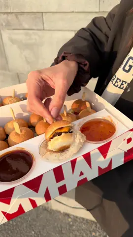 Քաղաքը Համփ է լսում 🎧🍔 Պատվիրե´ք 055426700 🚗 📍Մաշտոցի 5, Փակ Շուկա 2րդ հարկ @prospect_foodcourt  #hamp #hampara #miniburgers #yerevan #myhamp #delivery