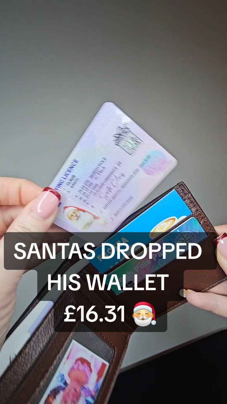 Silly Santa!!! 🎅 #santaswallet #christmas #christmas2024 #christmasideas #tiktokmademebuyit #liveologycampaign #blackoutcampaign 