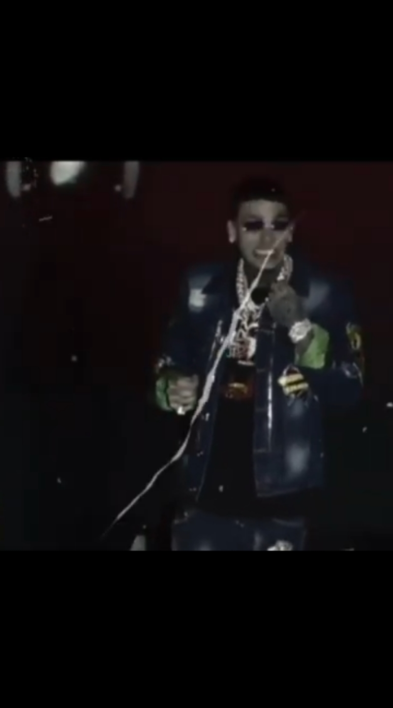 ANUEL METE EN PROBLEMAS A LUAR LA L DURANTE SU CONCIERTO  #anuel #mexico #luarlal #envivo #viral #fypviraltiktok🖤シ゚☆♡ #anuelaa #brrrr #fyp #musica #2024 #paratiiiiiiiiiiiiiiiiiiiiiiiiiiiiiiiiii #rhlm #anueledits #pr #anueledits #mexico🇲🇽 