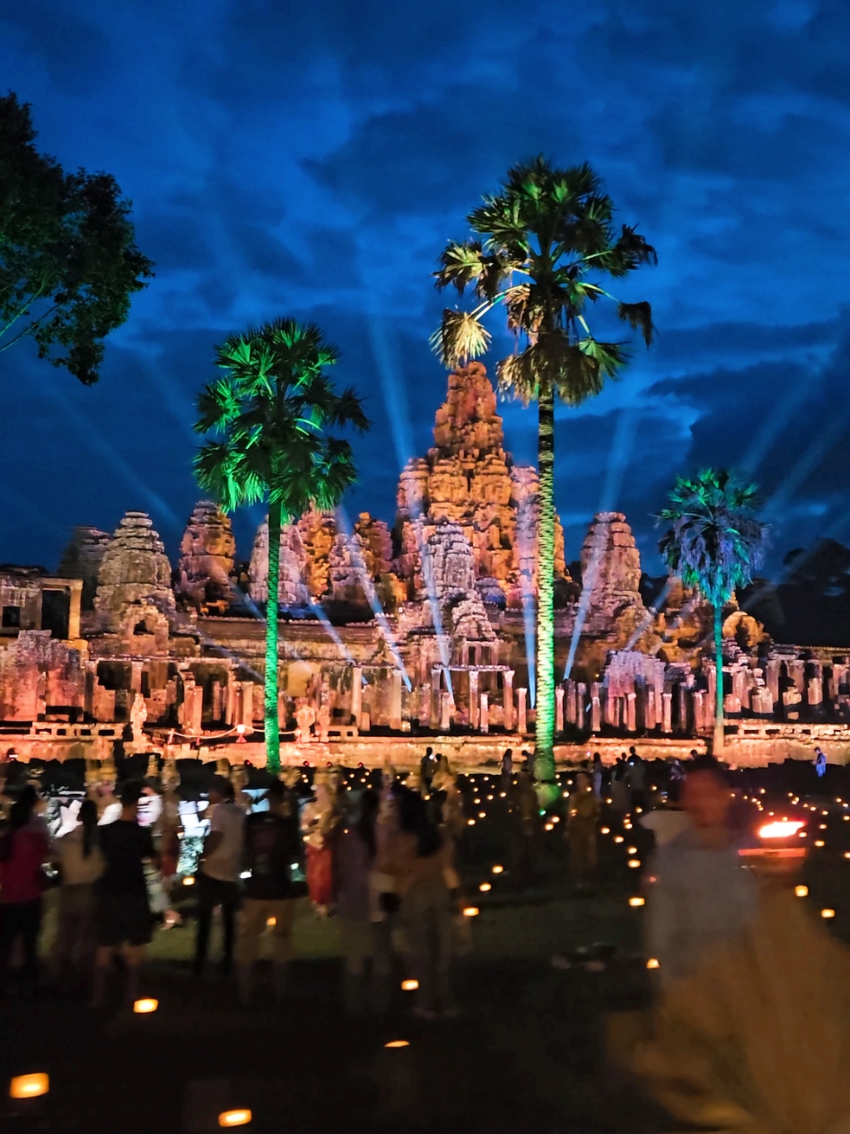 Bayon Temple yesterday night. So colorful! 📍Bayon Temple in Siem Reap #siemreap #cambodia #traveltiktok #temples #angkorwatcambodia #creatorsearchinsight #bayontemple 