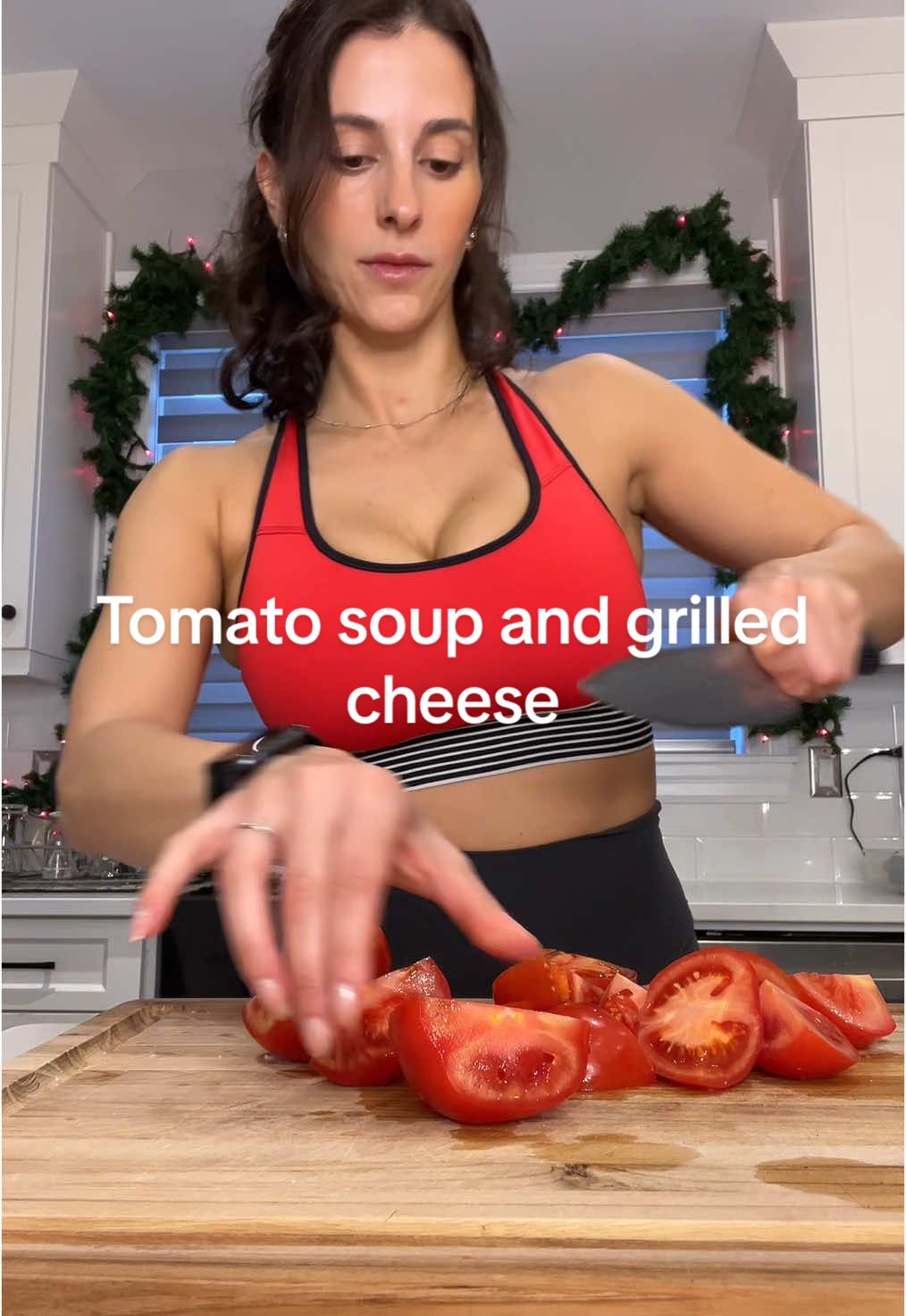 🍅🧀 Nothing beats a classic tomato soup paired with gooey grilled cheese. Perfect for a chilly day! @knorr #tomatosoup #grilledcheese #comfortfood #soup #Recipe #EasyRecipe 