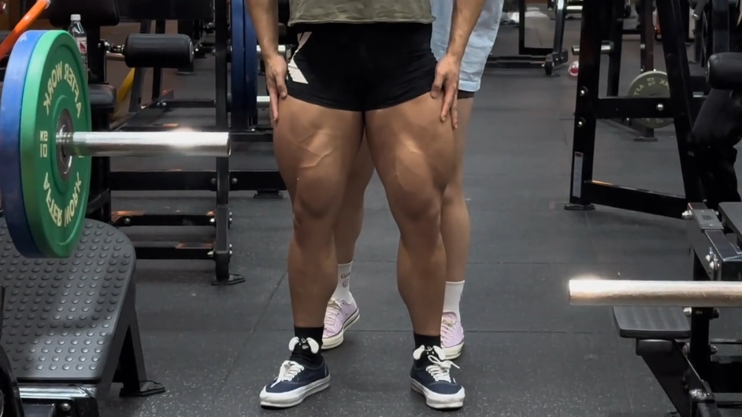 Quadess or Goddess👽 -JiaJia Shi (bigJia0601) #girlswholift #FitTok #gymgirl #fypシ #quads #legworkout #bodybuilder 