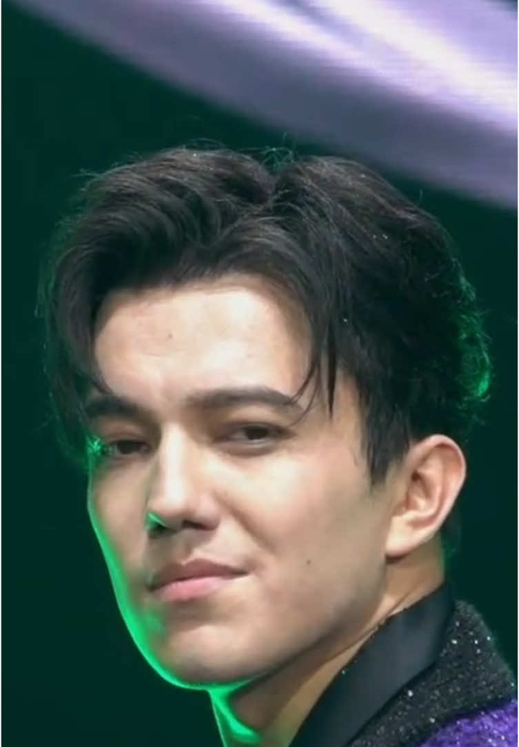 El sabe que es guapo 🙂‍↔️ #dimash #dimashqudaibergen #димаш #dimashkudaibergen #foryou #димашкудайберген #asian #foryoupage #viral 