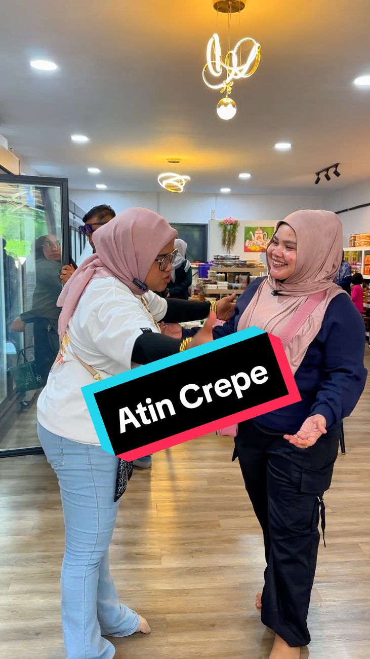 Membalas kepada @edasyuhaida87 alhamdulilah doakn editor sy sihat walafiat blh hasilkn video2 yg best tau.. Jom serbu syurga desserts ampa @atincrepesungaipe kat sungai petani ja.. Mknan bsah n kering blmbak.. Yg pastinya murah dn smua sdap,jom ampaaa #makananviral #viral #fyp #syurgadessert #atincrepememangterbaik👍👍👍 