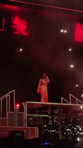 #BeckyG dándolo todo en el #CocaColaFlowFest24 ❤️‍🔥😎🔥💥