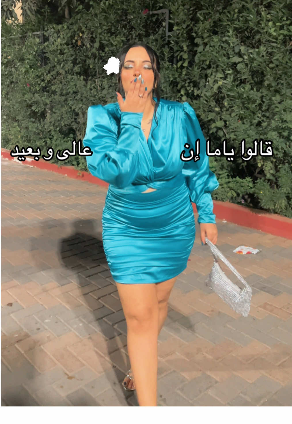 ملقتش حاجة لإسمى قولت احط وصف.🌚🤷🏻‍♀️ #new #trendingvideo #trend #fyp #viralllllll #fypp #dress #makeup #hairstyle #amrdiab #amrdiabworld #amrdiablovers #moon #عمرو_دياب #عمرودياب #الشعب_الصيني_ماله_حل😂😂 