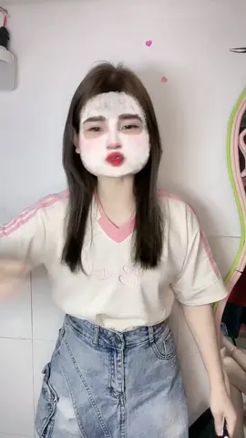 Live áo thui mà đóng hài nhiều hơn B.án áo 😆.   các c iu ấn vào giỏ hàng săn áo nhé 🥰