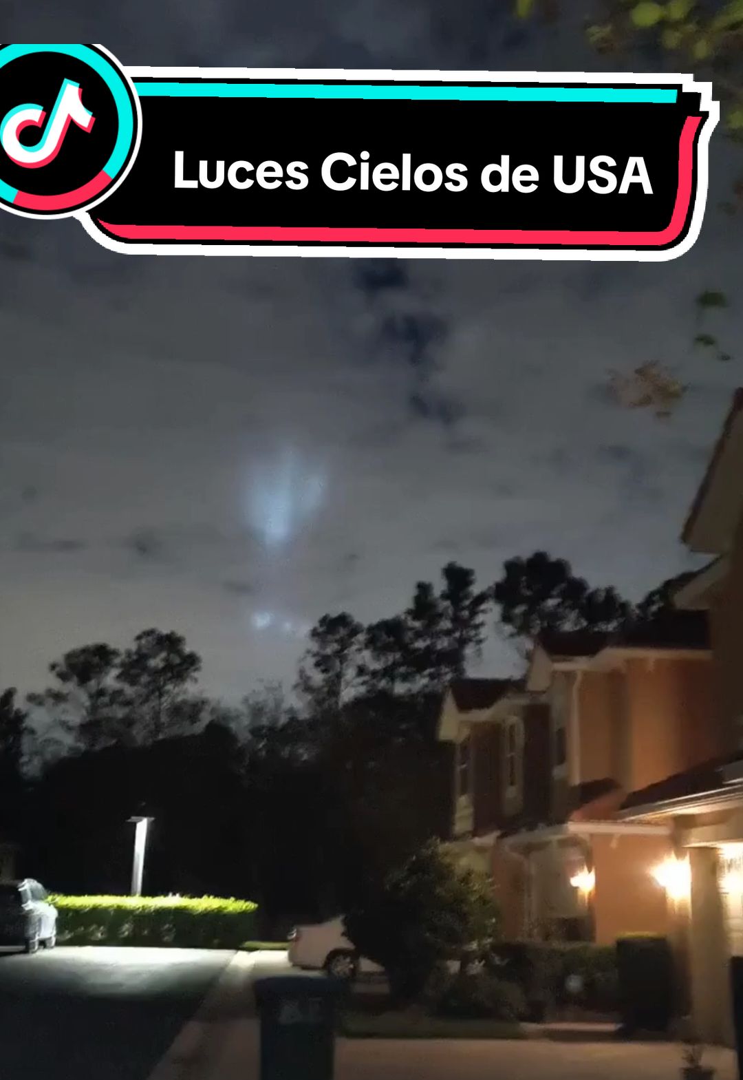 🇺🇸 | Luces en los cielos de varios estados de USA. (Noviembre 2024).  Créditos en imágenes ✓.  Recientemente se han reportado inusuales luces que se desplazan por los cielos nocturnos de varios estados en los Estados Unidos.  #light #sky #ufo #ovni #ufo5537 #uap #uaps #ufos #ovnis #zabedrosky #luces #cielos #ufologiareal #ufology #fenomeno 