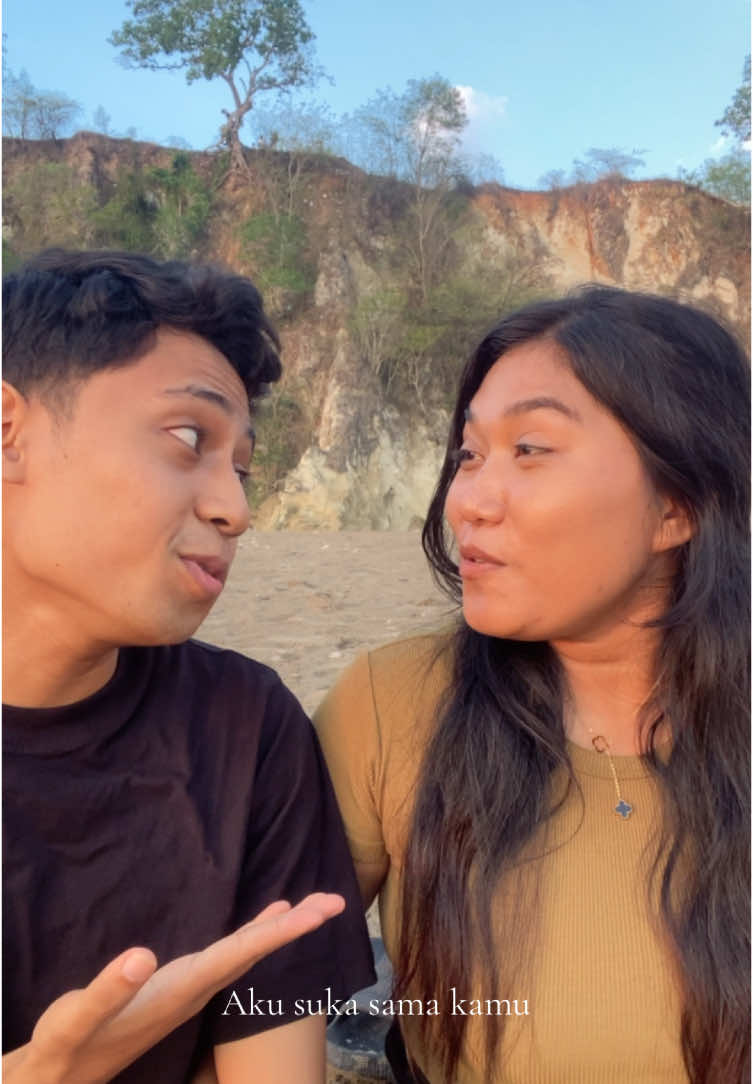 Nyanyii lagi part 4😍🥰@Batas Senja #fyp #foryoupage #couple #coversong #menceritakanmu #pantai #ntt