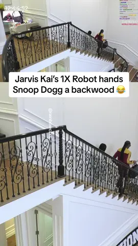 Kai’s 1X Robot just handed Snoop Dog a special present 😂#fyp #kaicenat #snoopdog 