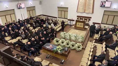 Vorbim și după ce-am plecat, De-aici, din astă lume Priveghi Iliut Maria