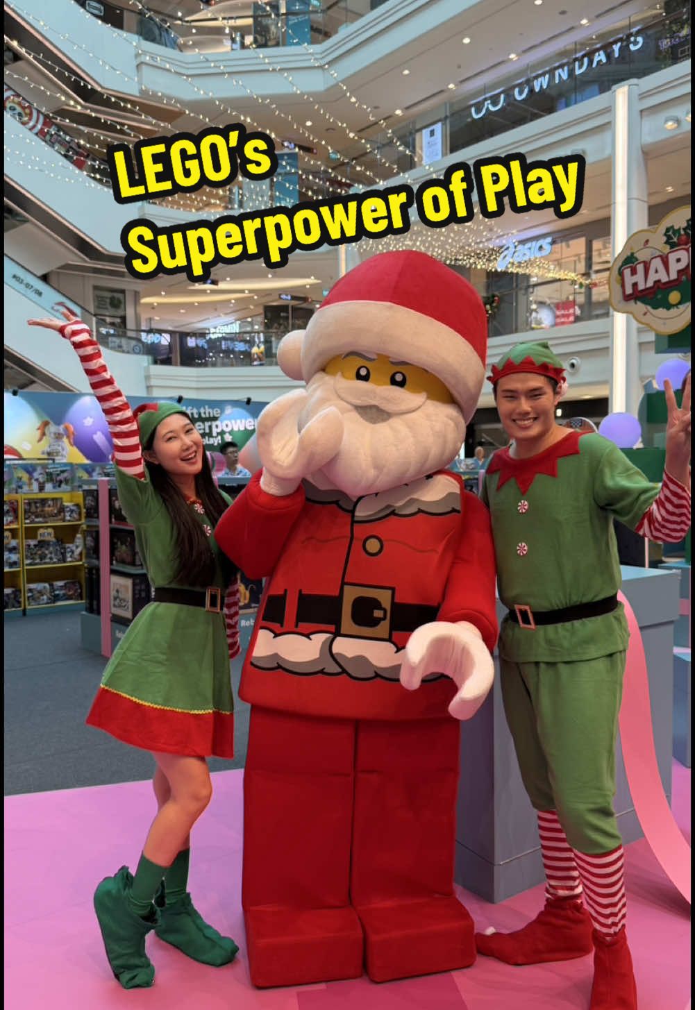 Celebrate the festive season with fun LEGO activities at Plaza Singapura and enjoy exclusive promotions for festive shopping too! @LEGO #superpowerofplay #lego #christmas #festiveseason #toys #singapore 