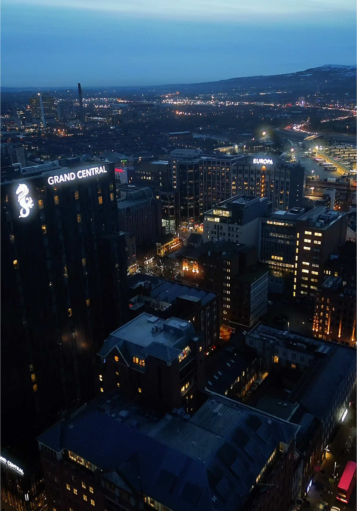 Belfast City ❤️ Christmas market flight  #grandcentral #europahotel #cityhall #christmastree #snowymountains #belfast #northernireland #uk #unitedkingdom #ireland #usa #travel #dusk #drone @Belfast City 